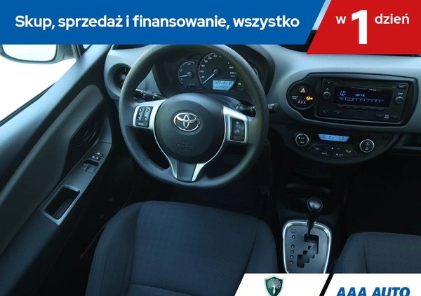 Toyota Yaris cena 45000 przebieg: 147068, rok produkcji 2017 z Baranów Sandomierski małe 326